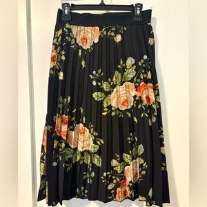 Floral Pleated Black Skirt